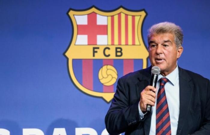 برشلونة يرفض هداف الدوري الفرنسي لأسباب فنية